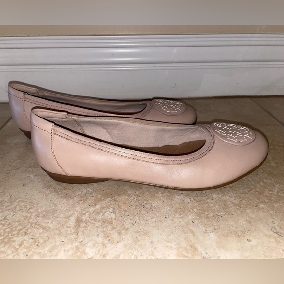 Clark’s Flats - Picture 3 of 6